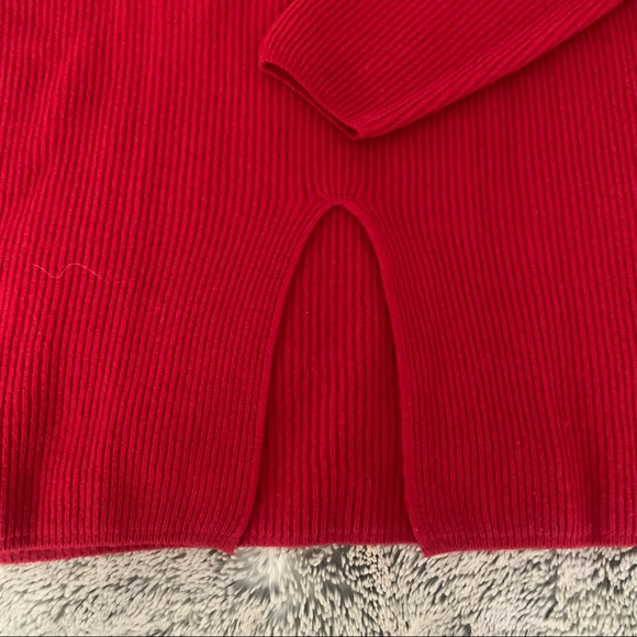 Red turtleneck sweater - Picture 6 of 6